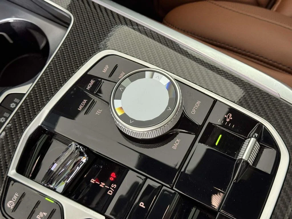 Used 2026 White BMW M60i image 29