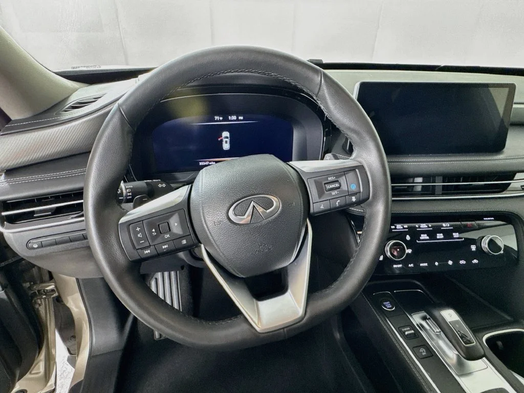 Certified Used 2023 Titanium INFINITI LUXE image 14