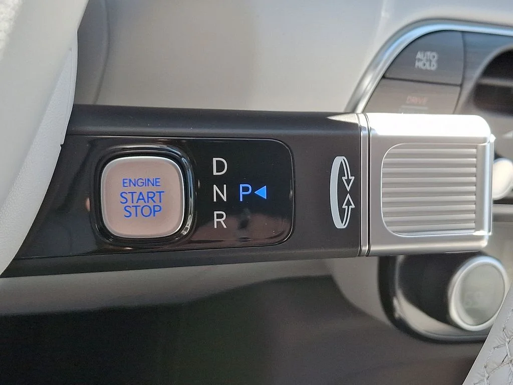 New 2026 Gray Hyundai SEL Premium image 8