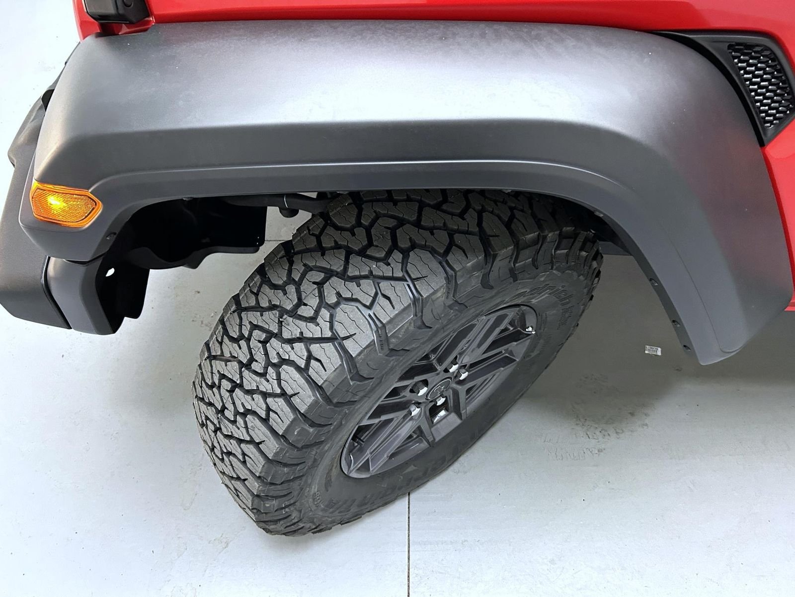 Used 2025 Red Jeep Sport S image 23