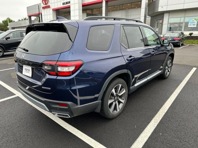 Used 2024  Honda Touring image 5