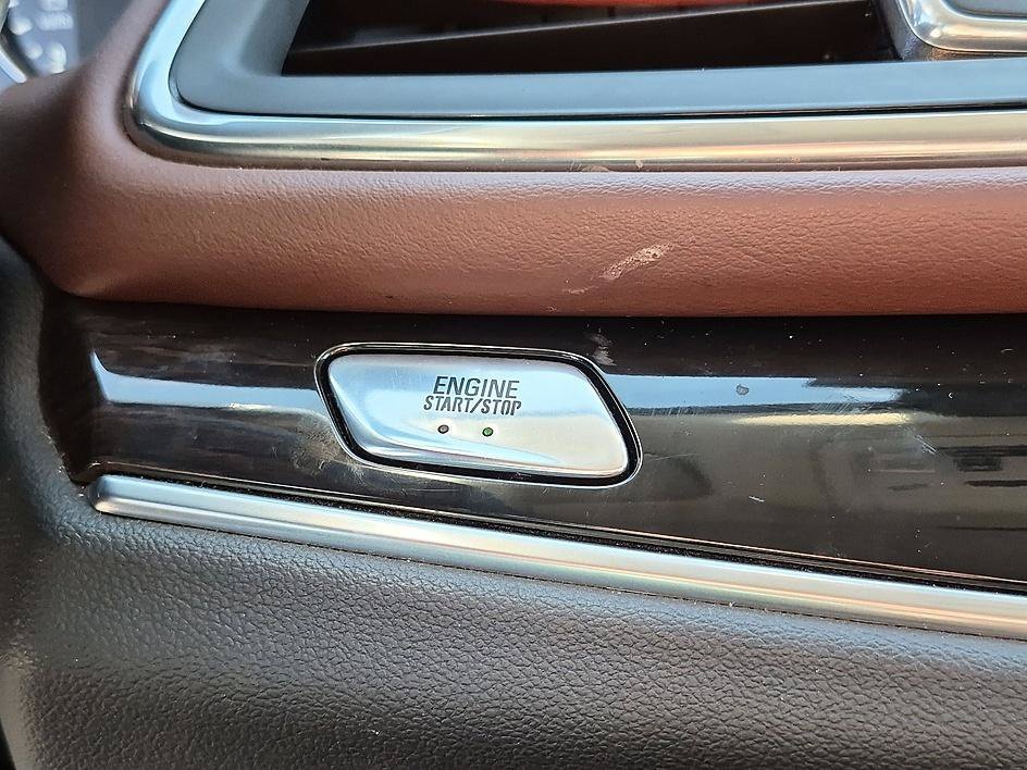 Certified Used 2019 Includes Satin Nickel lower exterior accent color.) Buick Avenir image 27