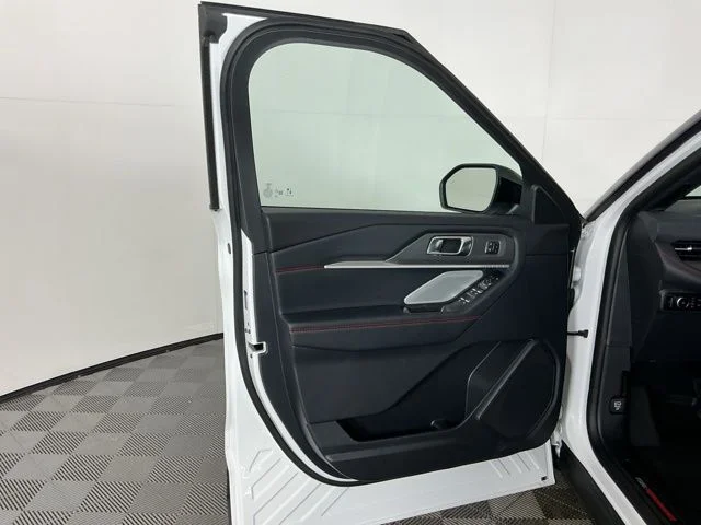 New 2026 Star White Metallic Tri-Coat Ford ST image 15