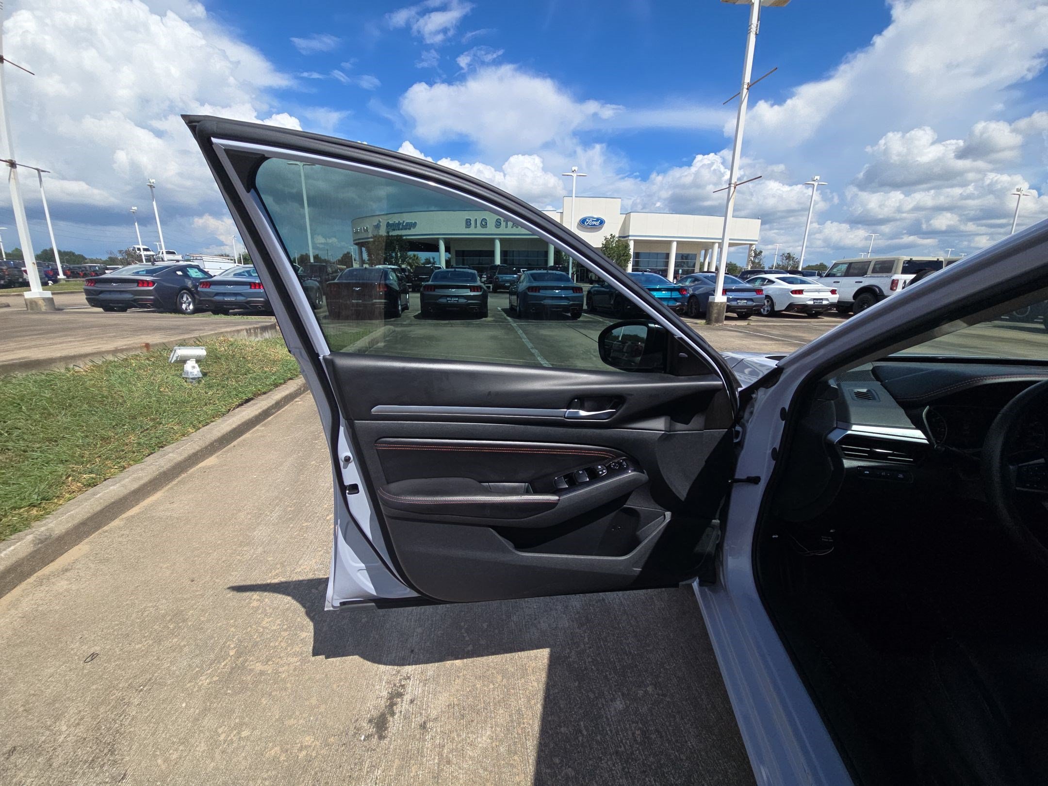Used 2023 Gray Sky Pearl Nissan 2.5 SR image 9