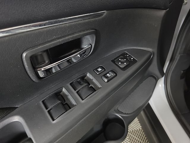 Used 2024  Mitsubishi 2.0 ES image 23