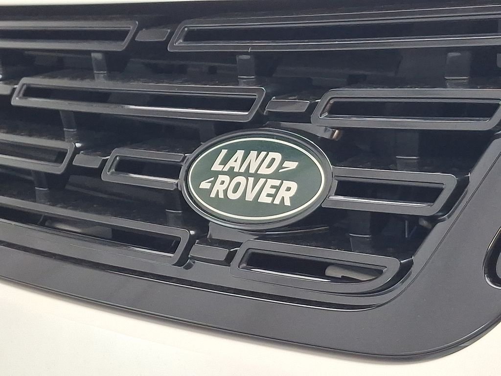 New 2026 Ostuni Pearl White Land Rover Dynamic SE image 22