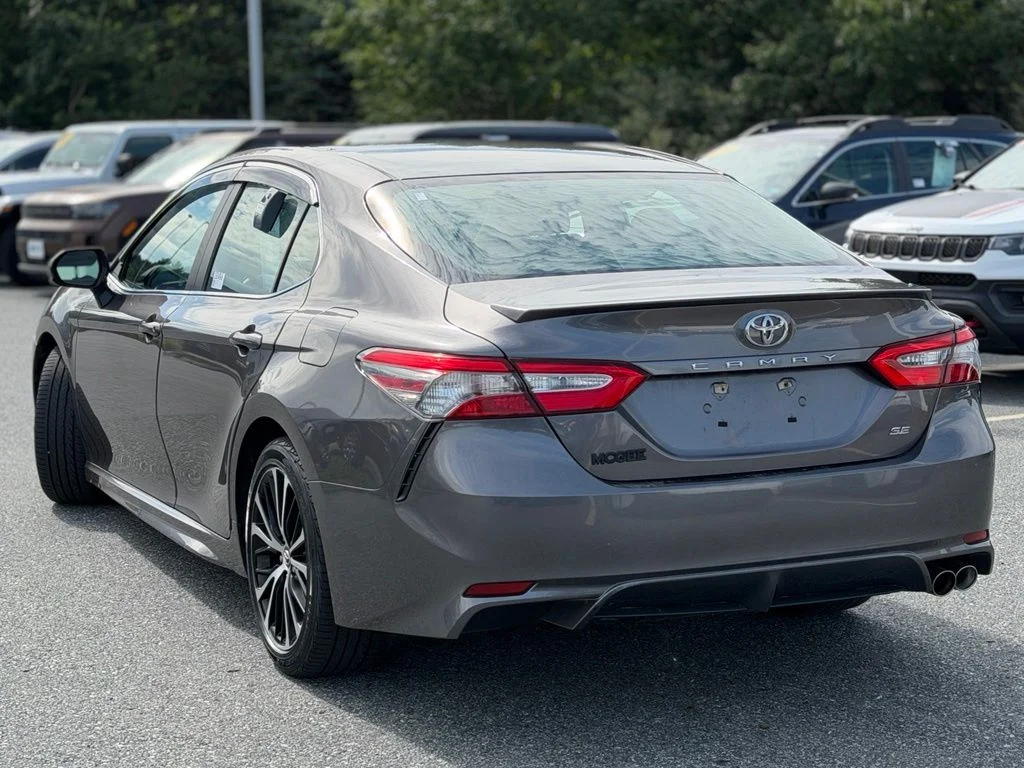 Used 2018 Gray Toyota SE image 3