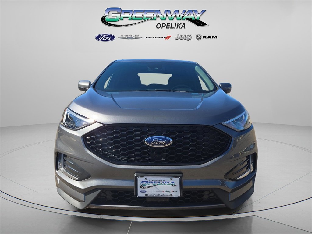2024 Ford Edge ST photo 2