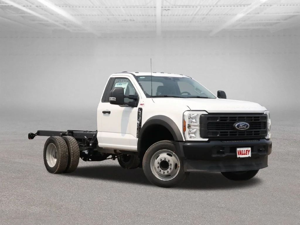 New 2026 Oxford White Ford F-550® XL image 2