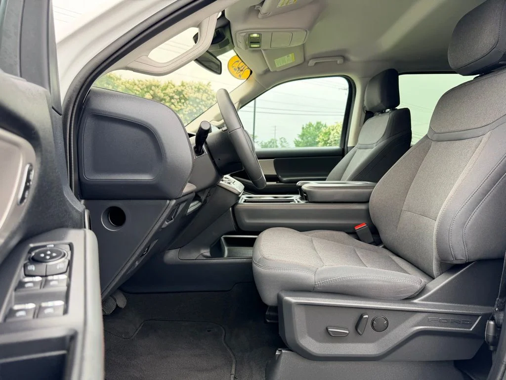 Used 2025 White Ford Active image 24