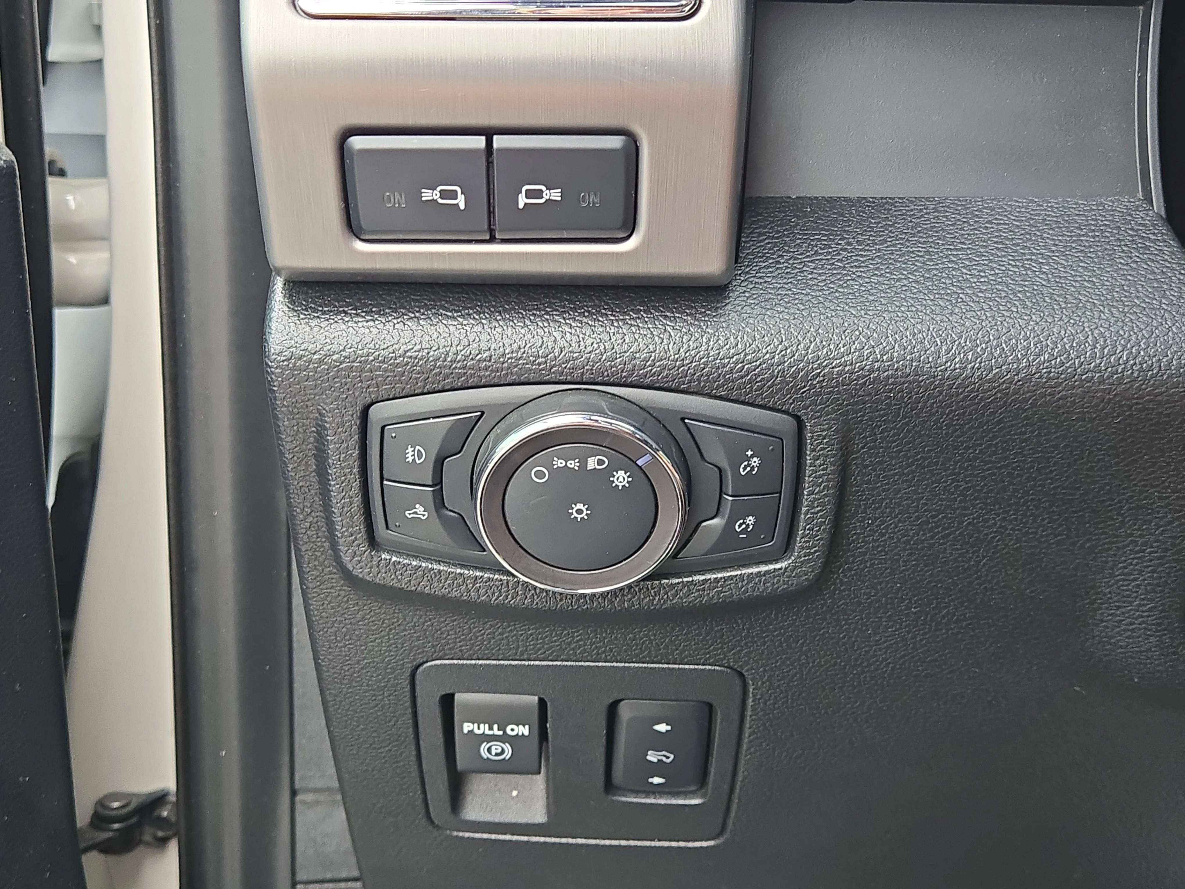 2019 Ford F-150 Platinum - Photo 24