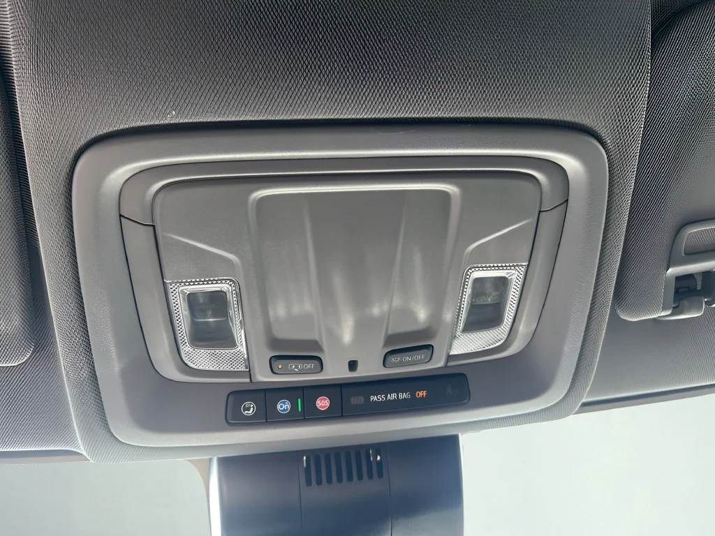 2025 GMC Sierra 1500 SLT - Photo 28