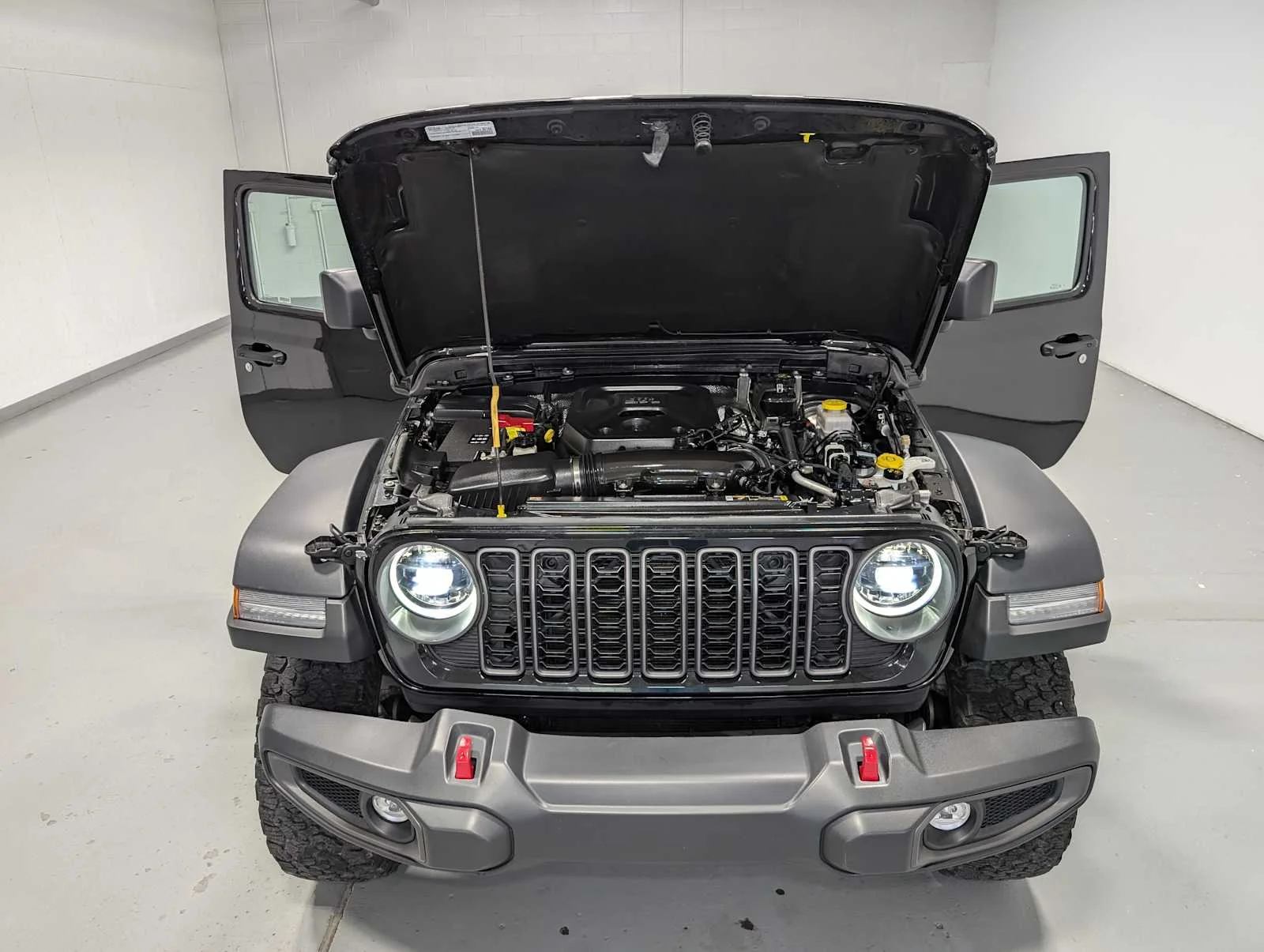 Used 2025 Black Clearcoat Jeep Rubicon image 12