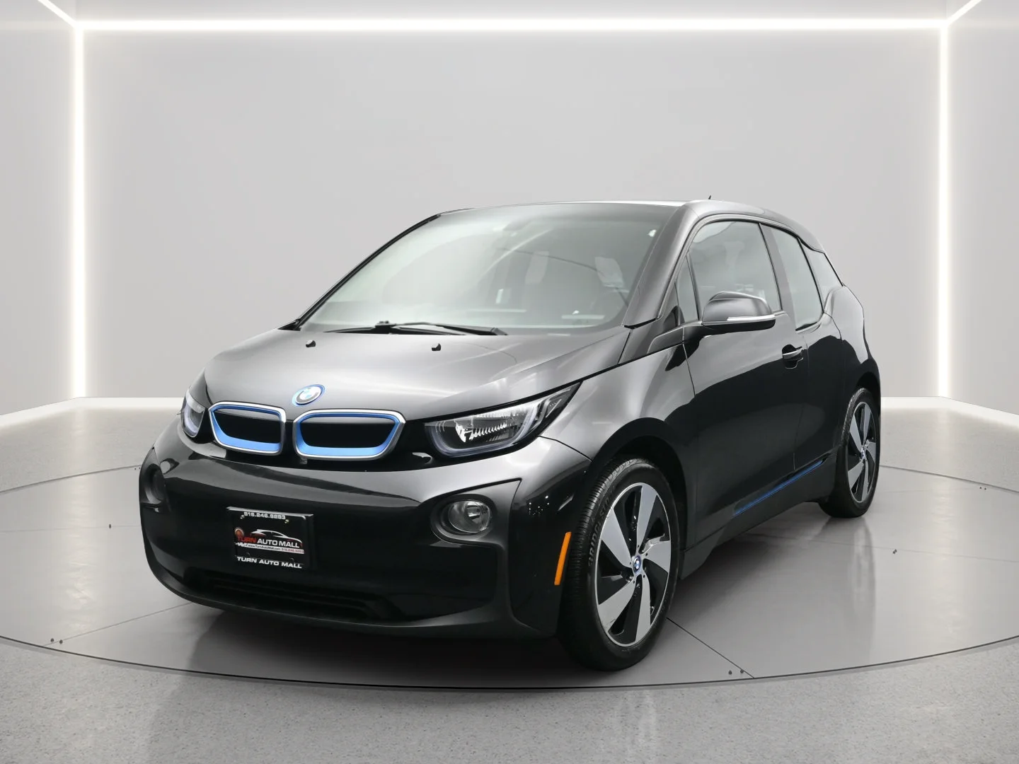 Used 2016 Fluid Black w/Highlight BMW i Blue BMW  image 17