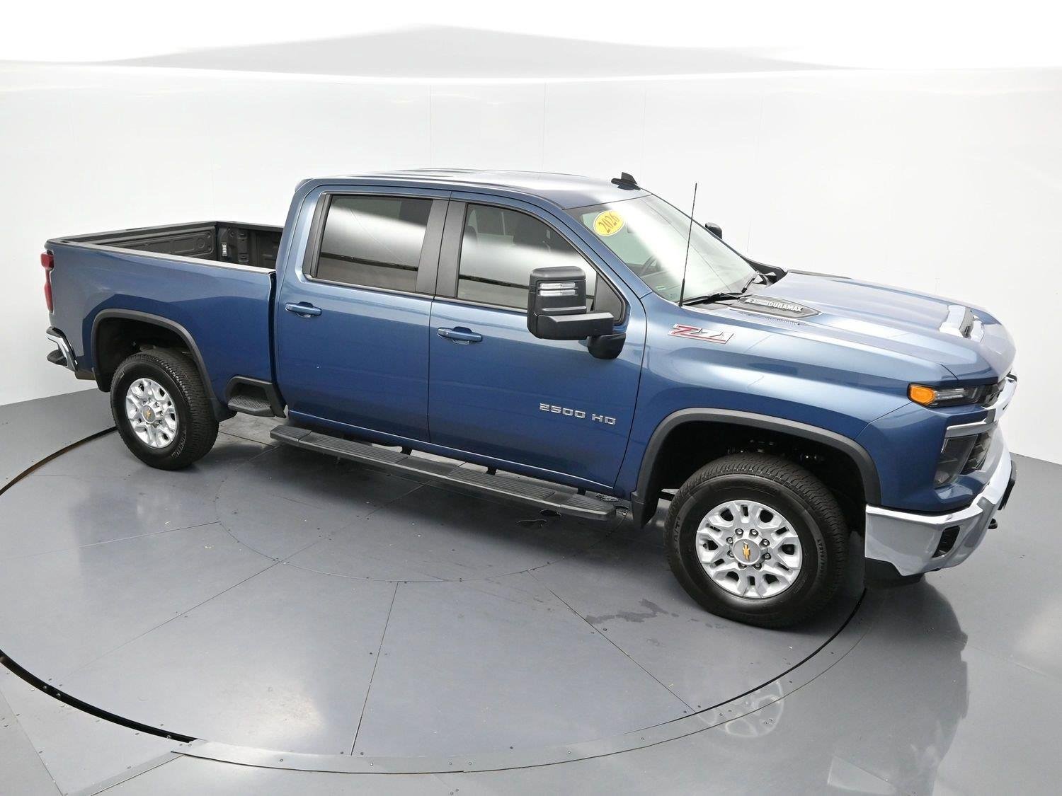 Used 2026 Lakeshore Blue Metallic Chevrolet LT image 38