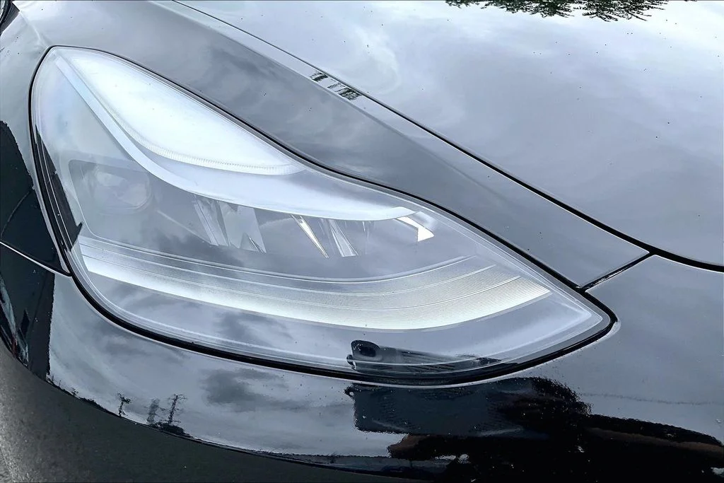 Used 2023  Tesla Performance image 30