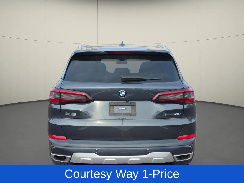 Used 2022 Gray BMW sDrive40i image 8
