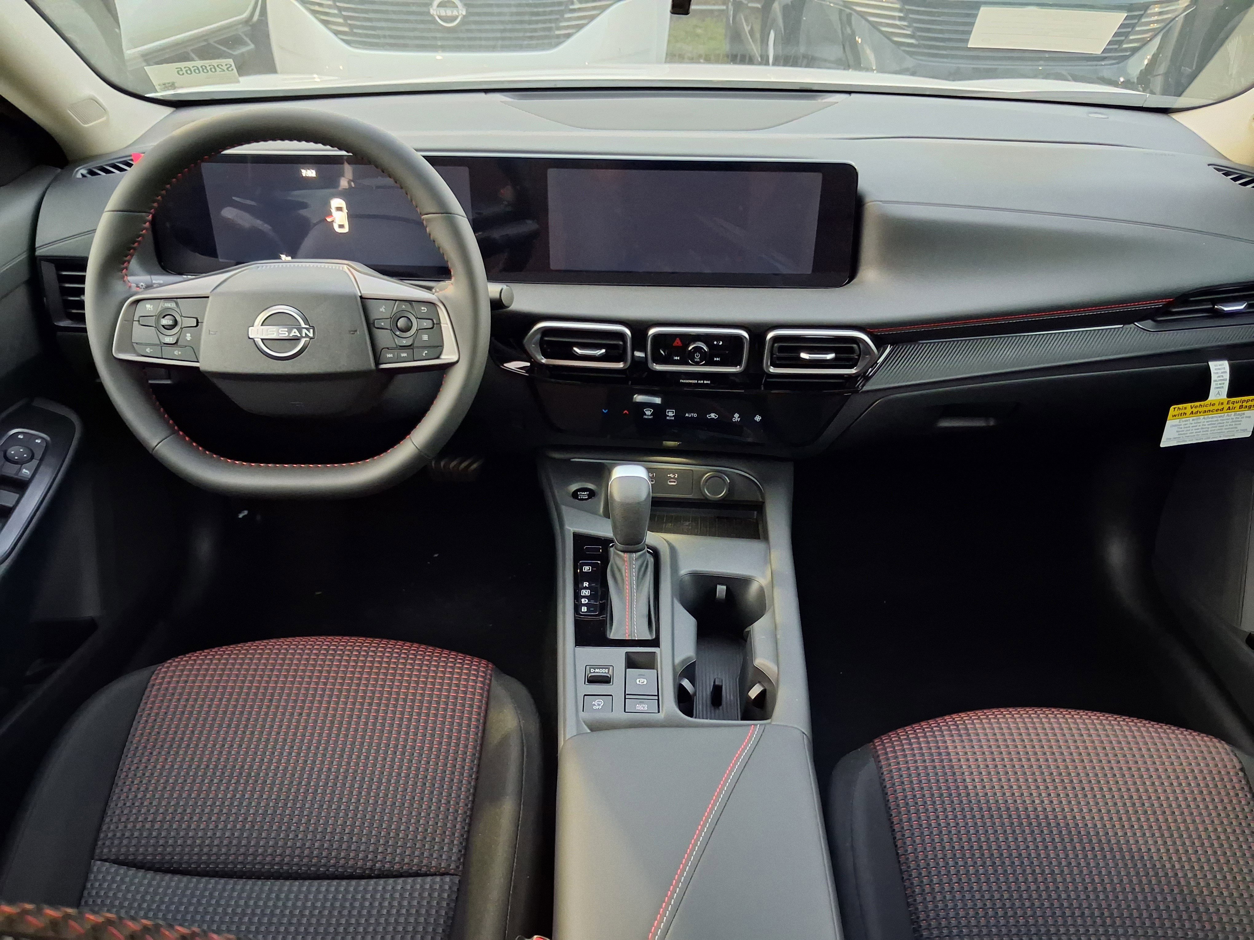 New 2026 Aspen White TriCoat / Super Black Two-tone Nissan SR image 6