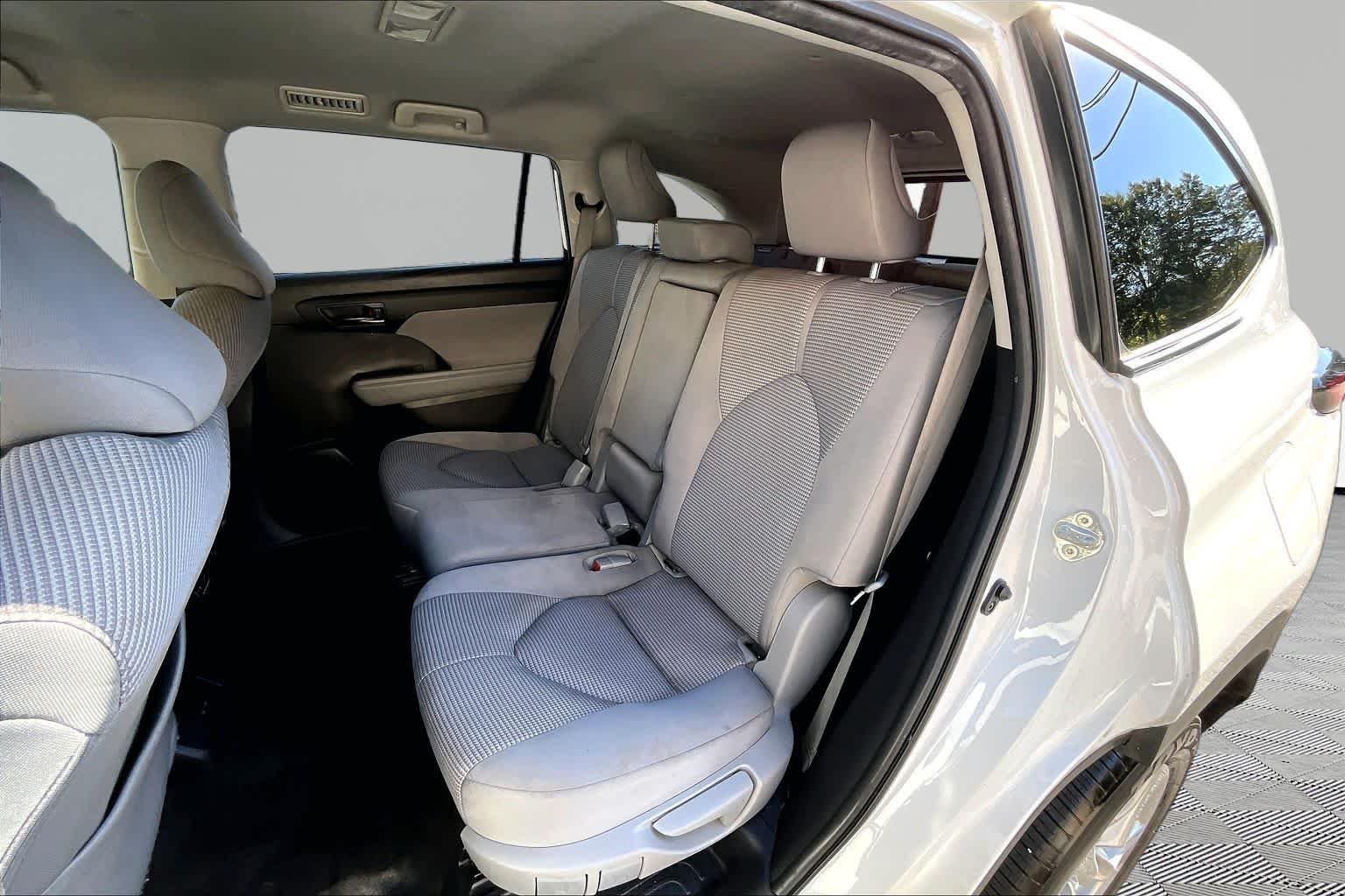 Used 2023 Wind Chill Pearl Toyota LE image 21
