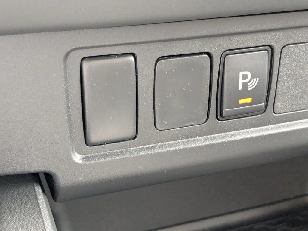 2025 Nissan Frontier SV - Photo 29