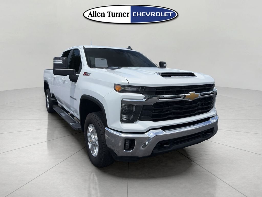 Used 2024 White Chevrolet LT image 2