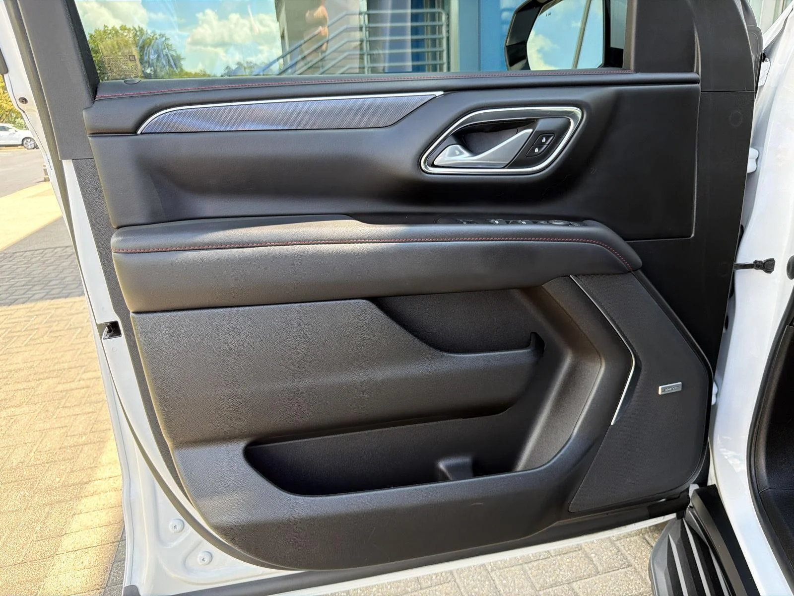 Used 2022 SUMMIT WHITE Chevrolet RST image 13