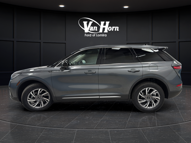 Used 2025 Asher Gray Metallic Clearcoat Lincoln Premiere image 4