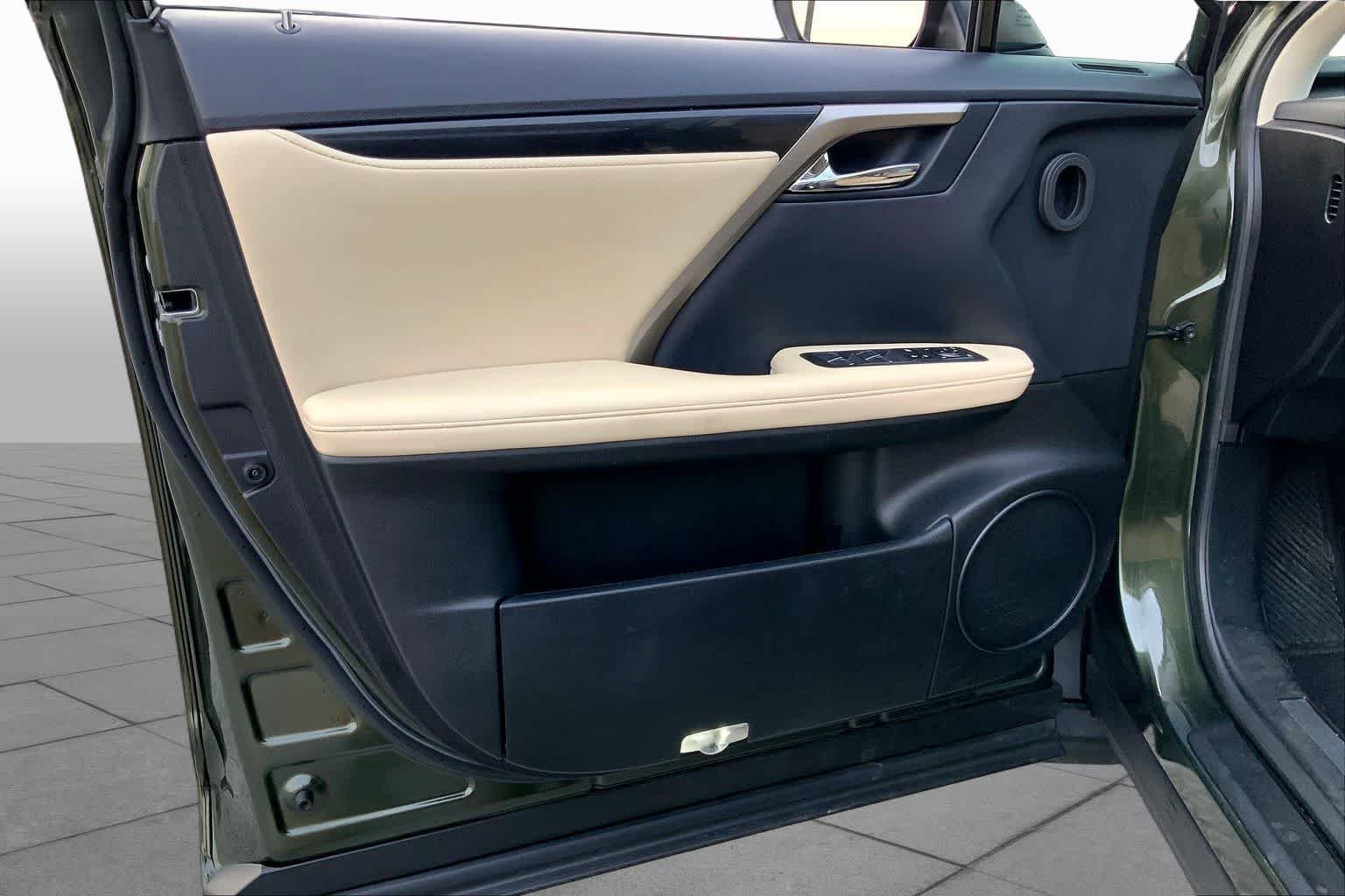 Used 2022 Nori Green Pearl Lexus  image 31