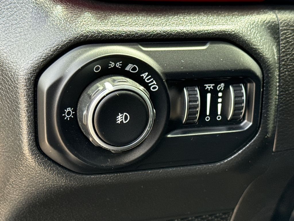 Used 2022 Gray Jeep Unlimited Rubicon image 25