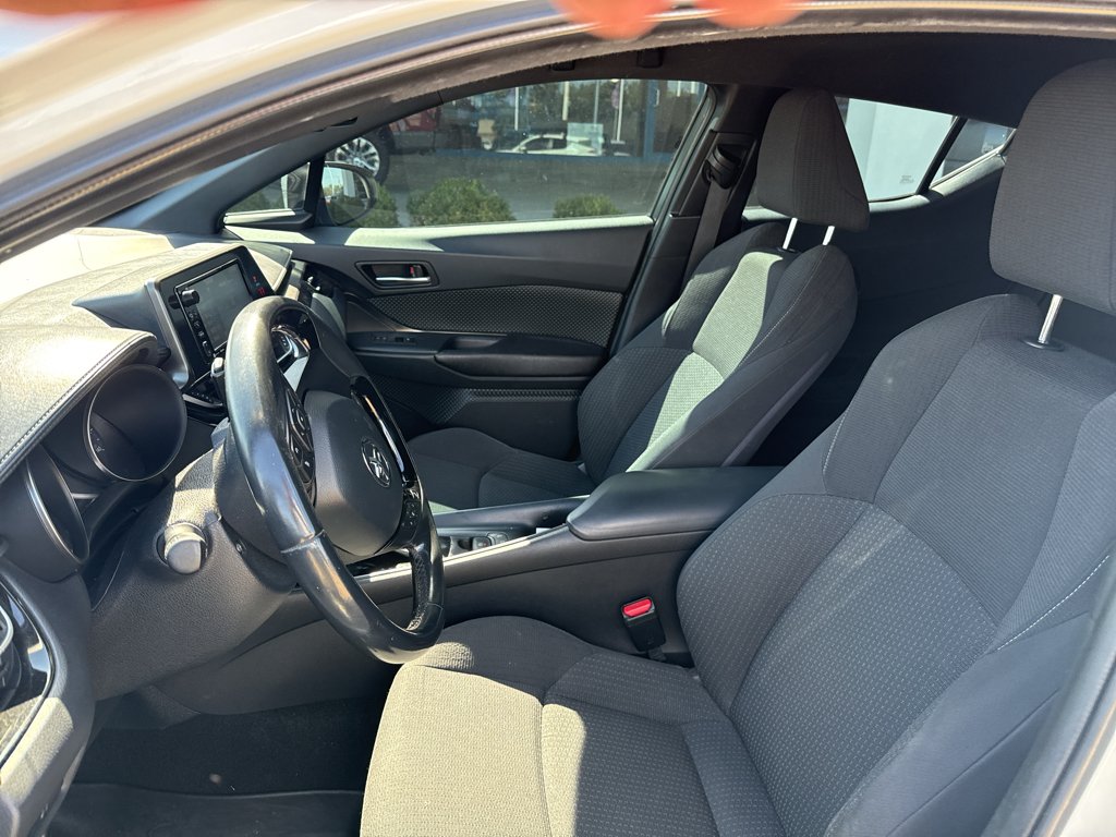 Used 2018 Blizzard Pearl Toyota XLE image 9