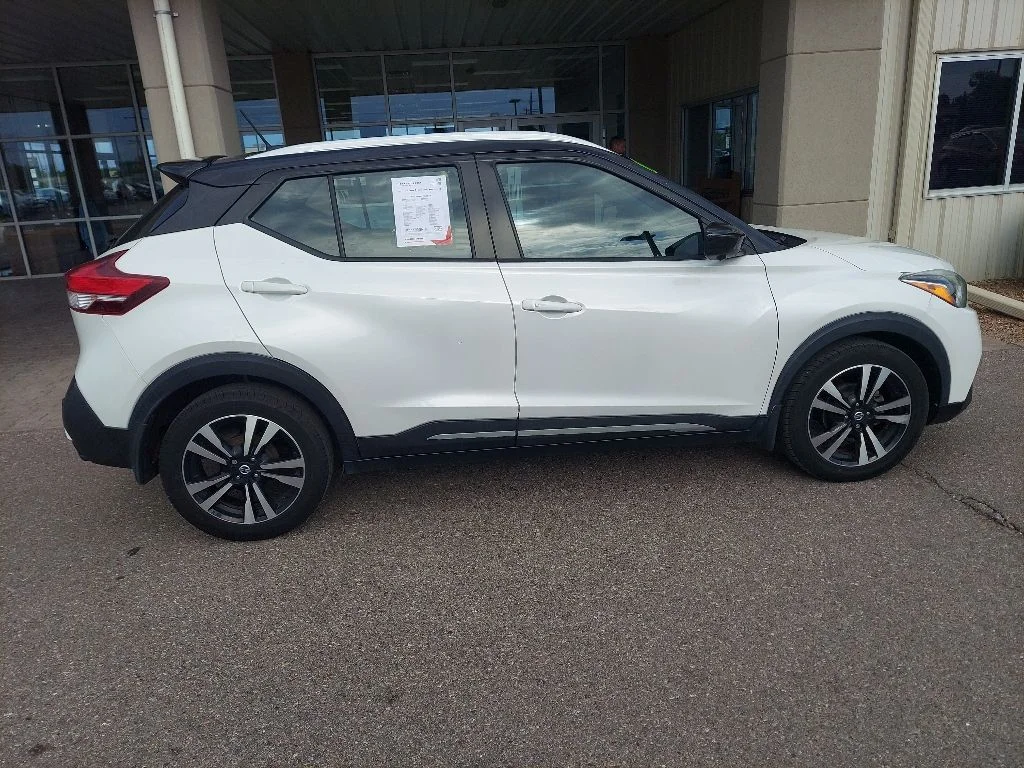 Certified Used 2020 White Nissan SR image 8