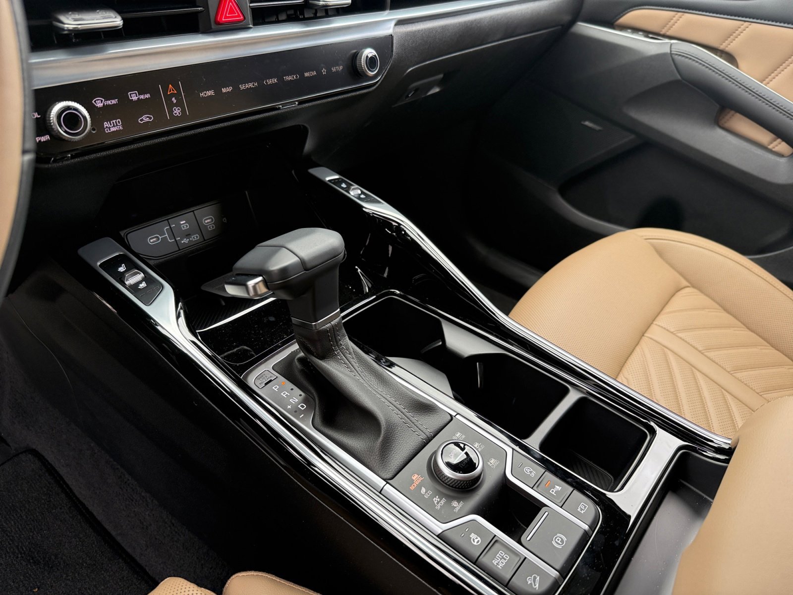 New 2026 Jungle Green Kia X-Line SX Prestige image 13