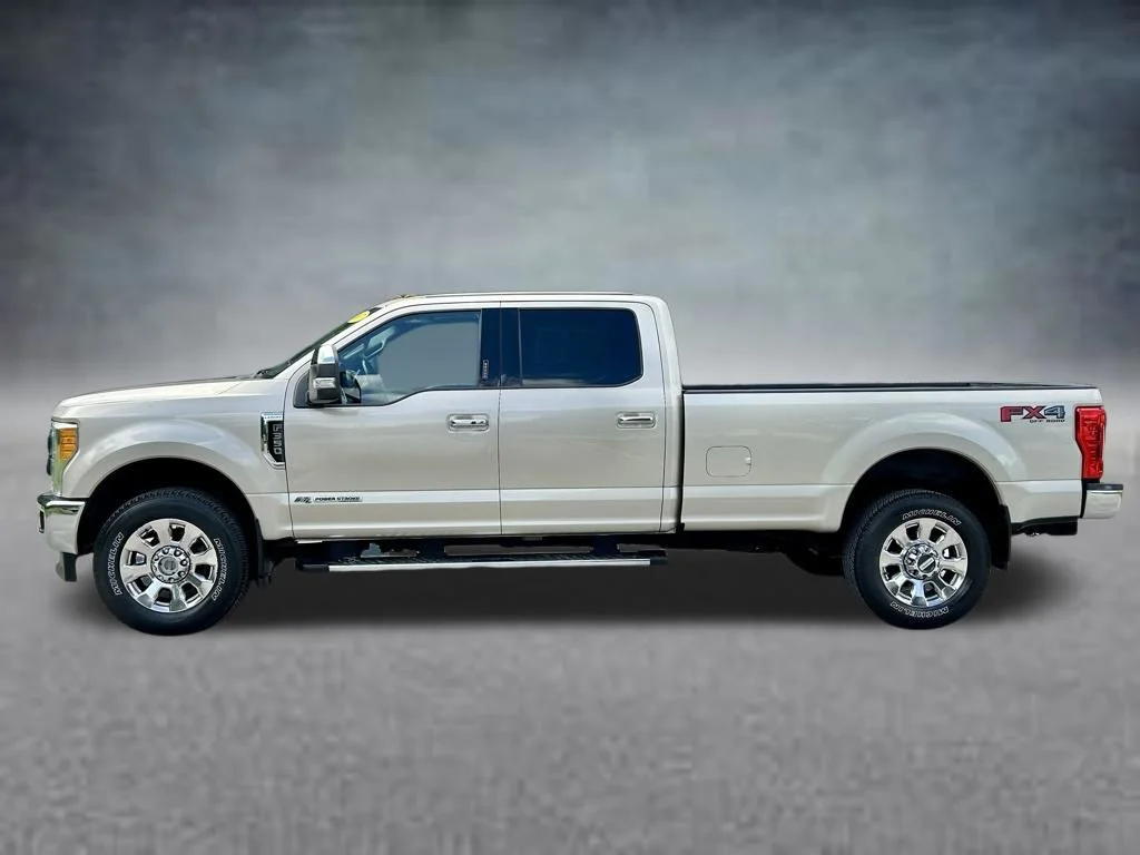 Used 2017 White Gold Metallic Ford Lariat image 8