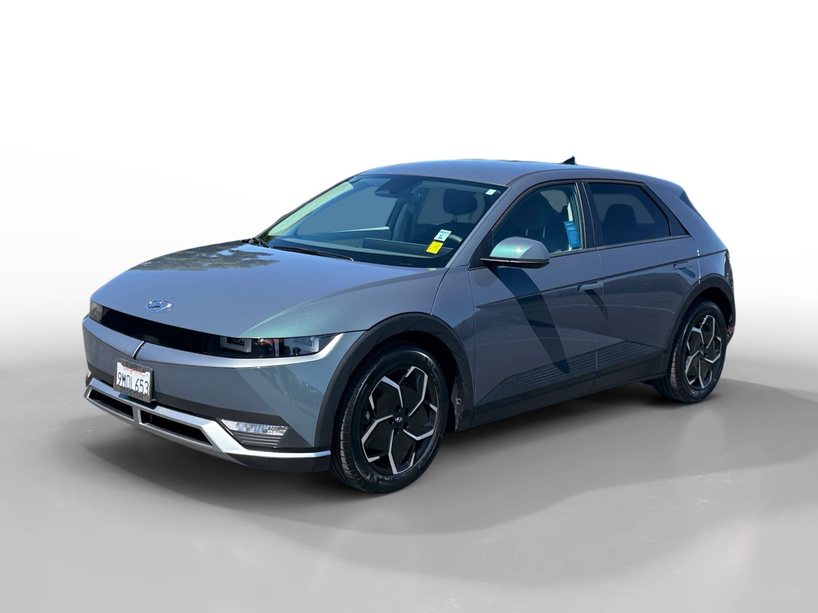 Certified Used 2024 Teal Hyundai SE image 1