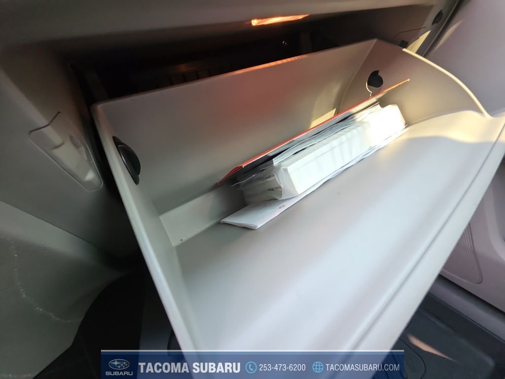 Used 2017 White Kia EX image 22