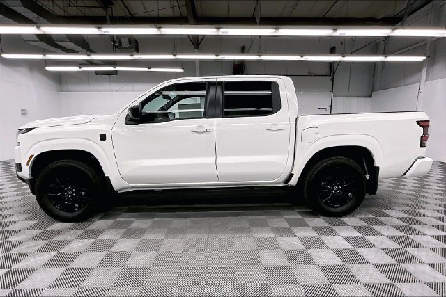 New 2026 Glacier White Nissan SV image 19