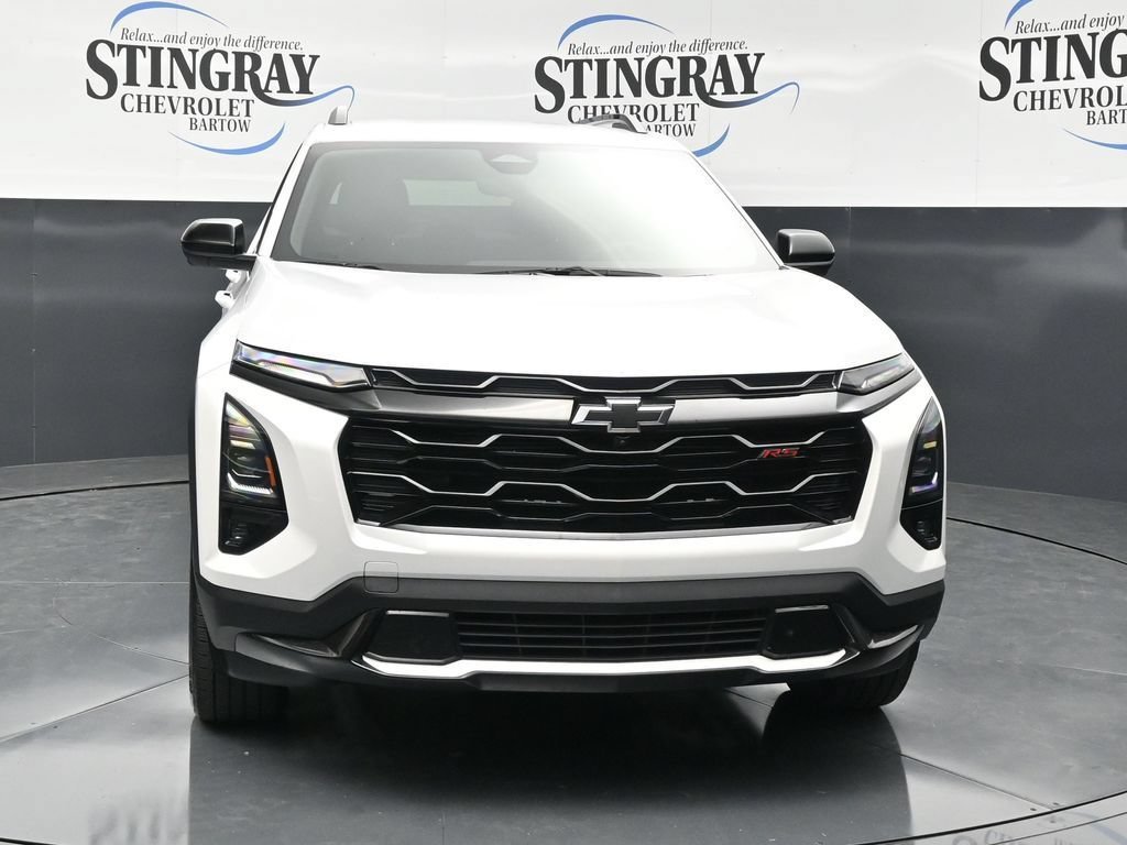 Certified Used 2025 Iridescent Pearl Tricoat Chevrolet RS image 2