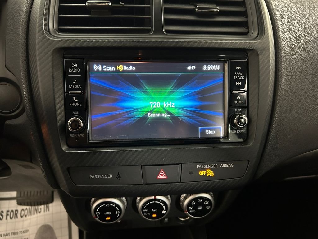 Used 2022 Red Mitsubishi 2.0 ES image 11