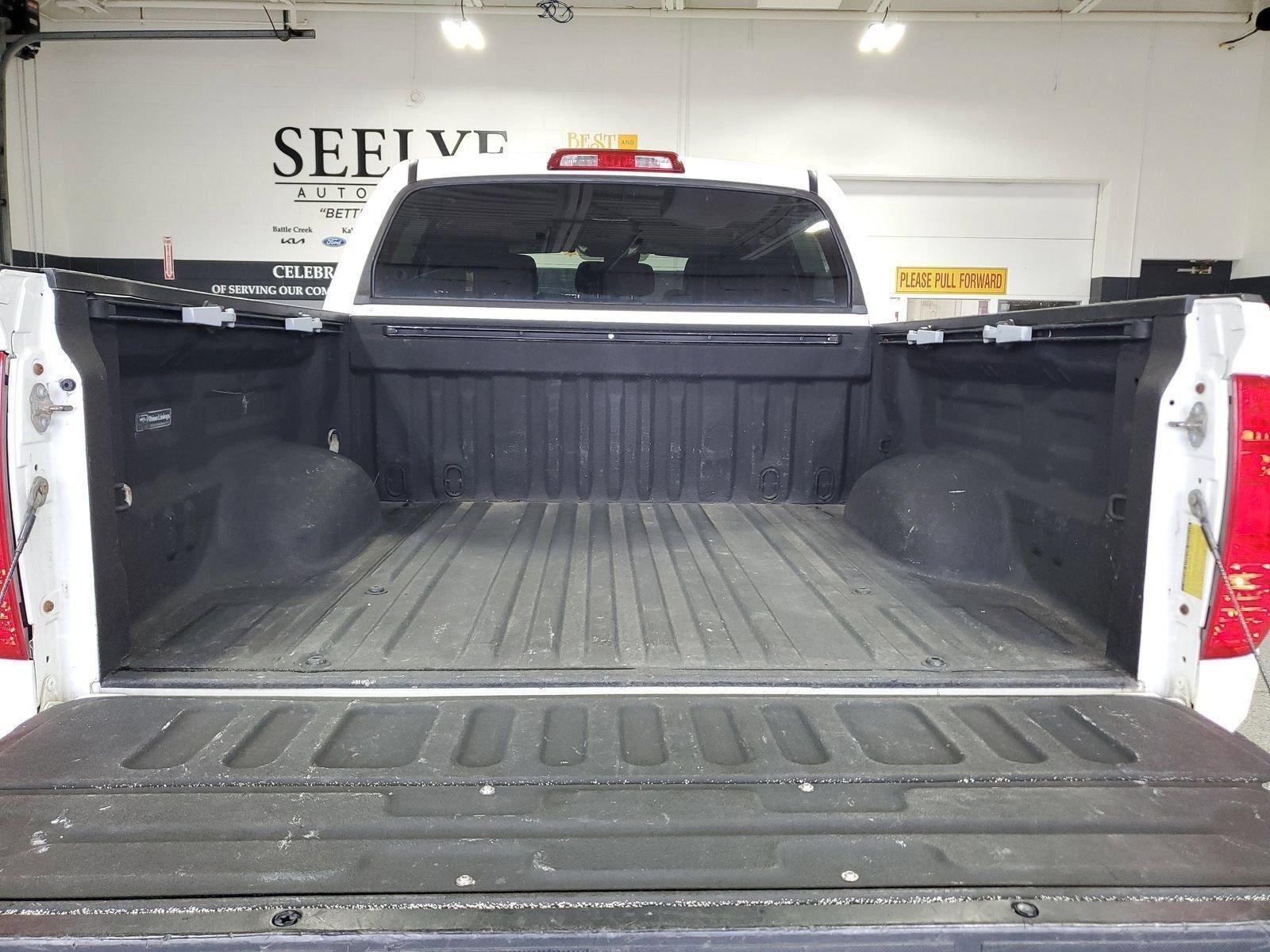 Used 2019 White Toyota SR5 image 8