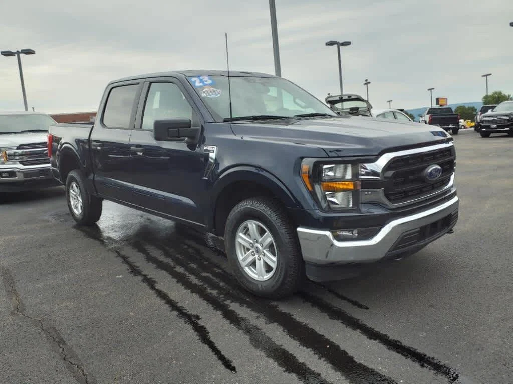 Used 2023 Antimatter Blue Metallic Ford XLT image 9