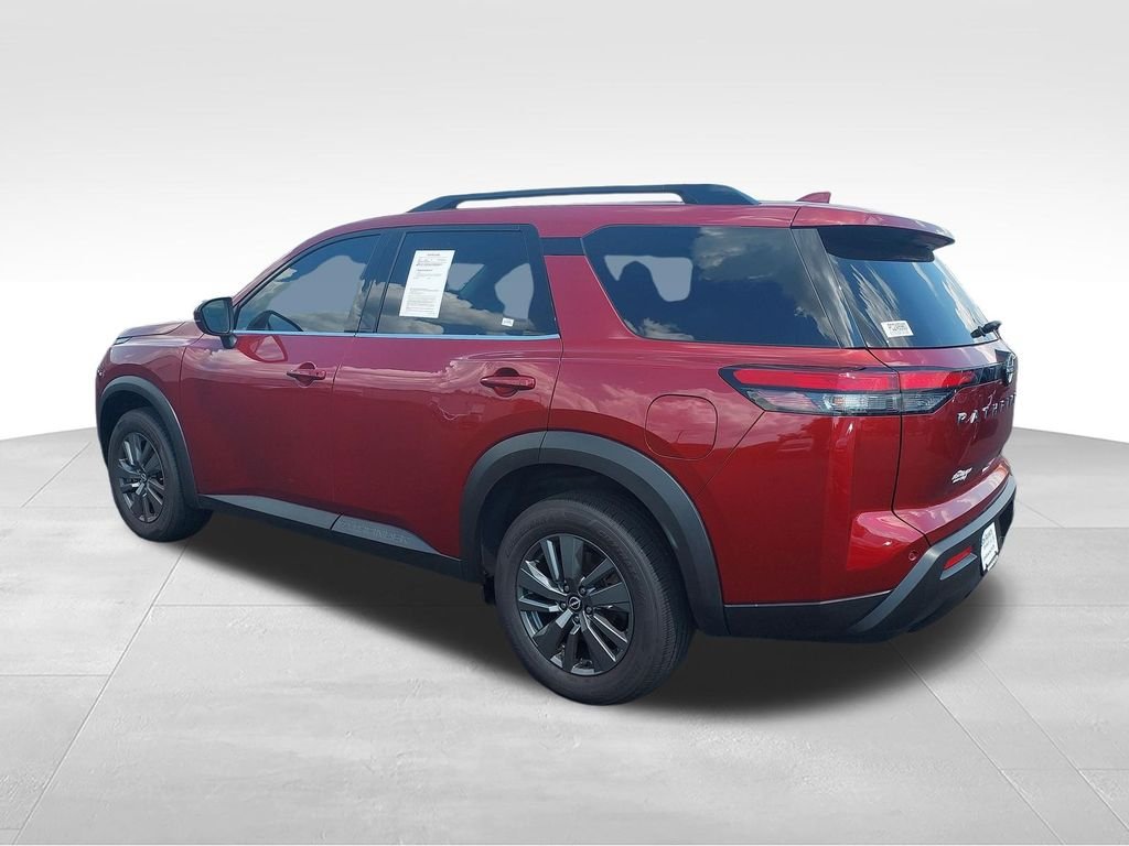 Used 2023 Red Nissan SV image 3