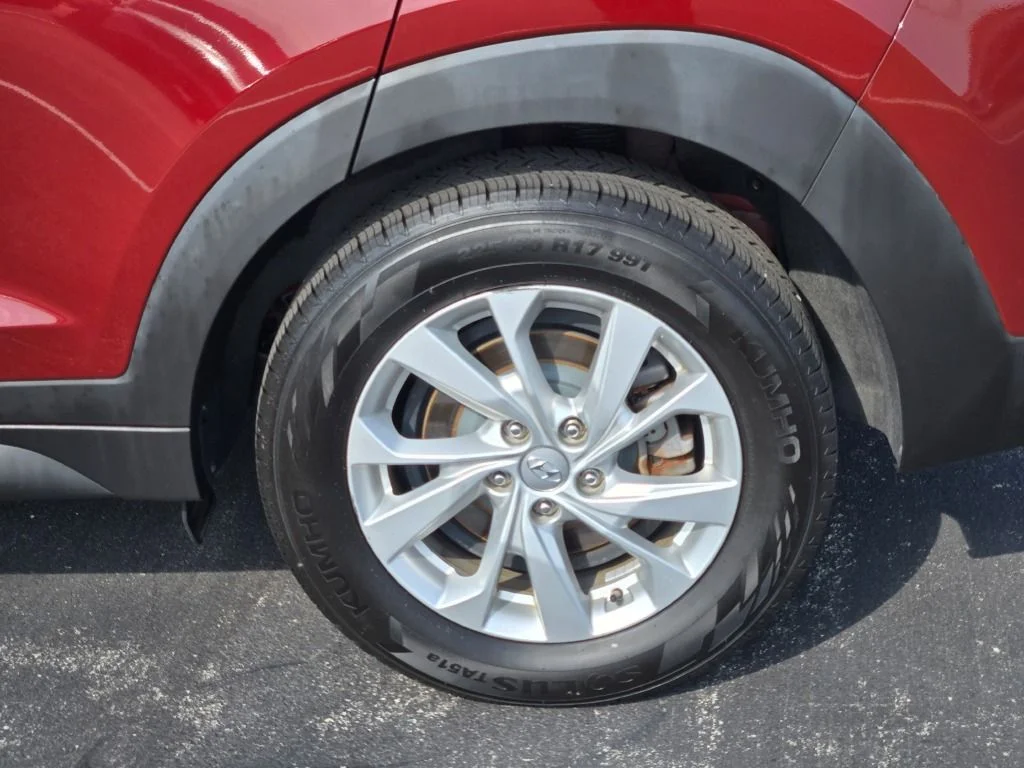Used 2019 Red Hyundai Value image 14