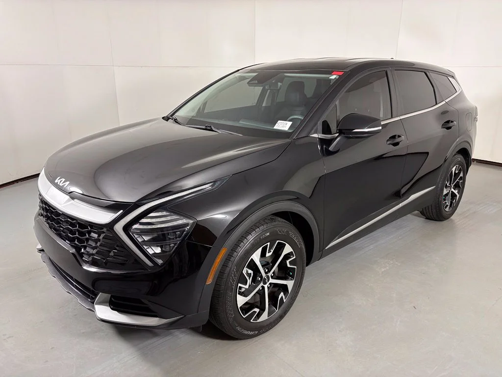 Used 2024 Black Kia EX image 4