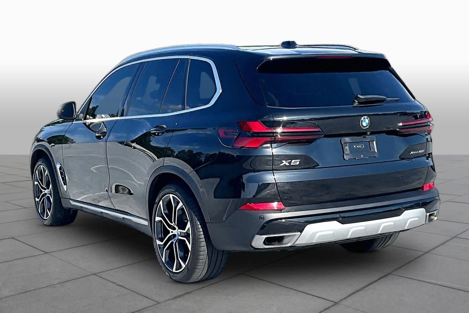 Used 2024 Black Sapphire Metallic BMW xDrive40i image 12