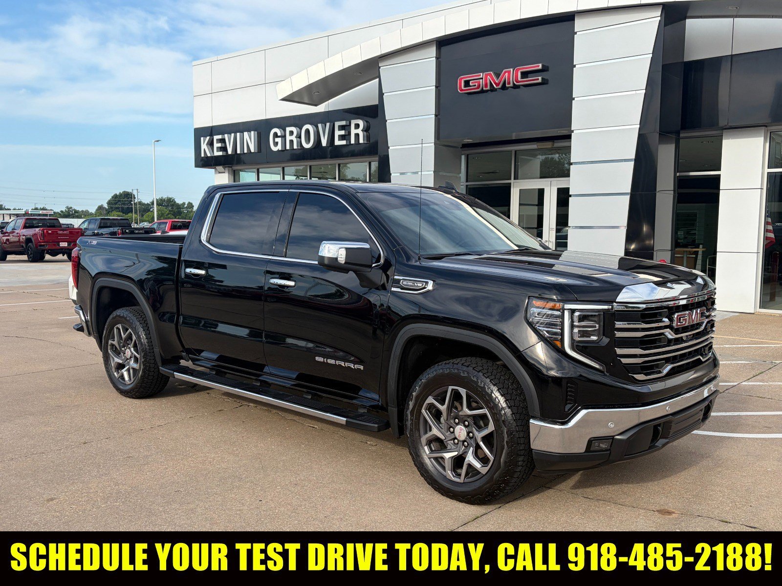 2025 GMC Sierra 4WD Crew Cab Short Box SLT's photo