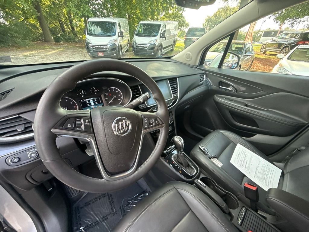 Used 2017 Silver Buick Essence image 16