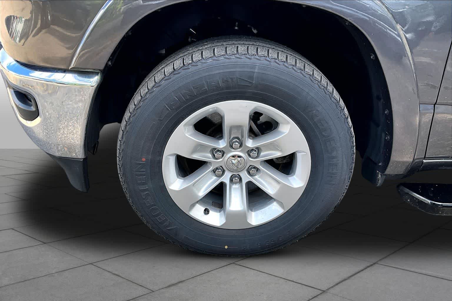 Used 2022 Granite Crystal Metallic Clearcoat Ram Laramie image 11