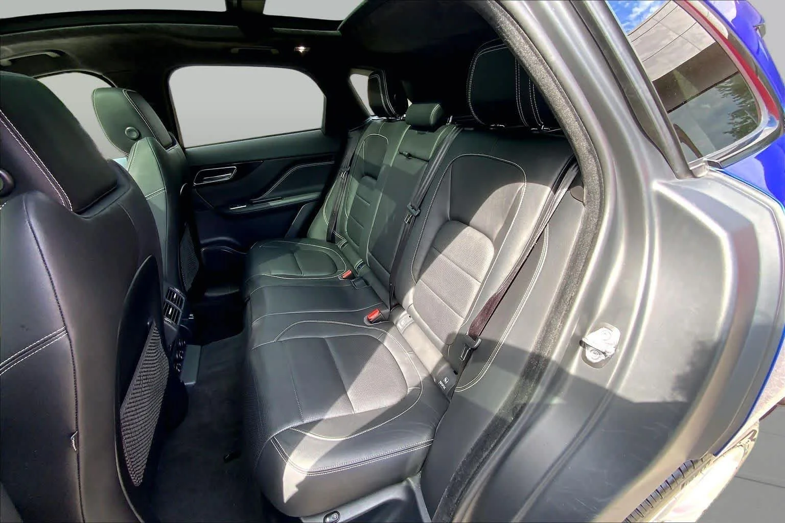 Used 2019  Jaguar S image 20
