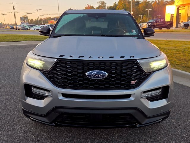 Used 2022 Silver Ford ST image 2