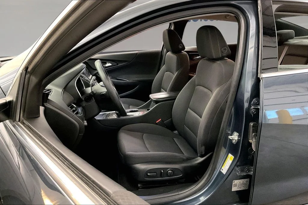 Used 2020 Gray Chevrolet LT image 30